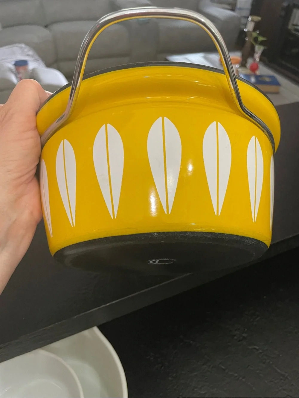 Cathrineholm Yellow Lotus Enamel Casserole with Handles 2 Qt